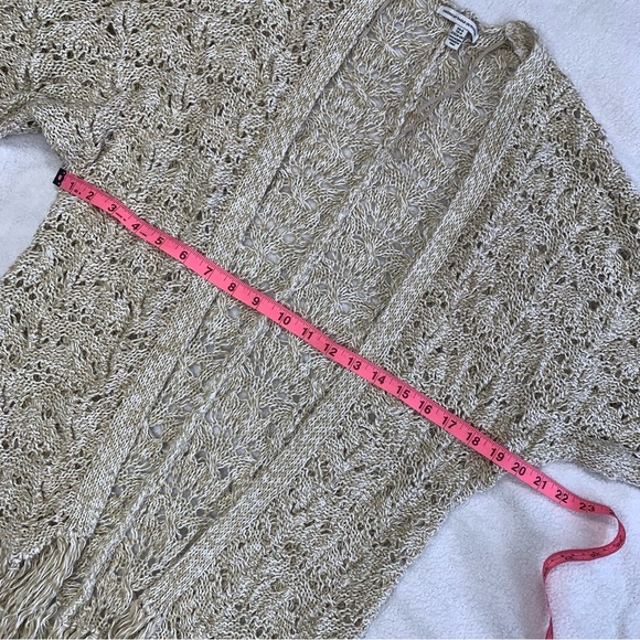 American Eagle EUC Tan Short Sleeve Open Front Crochet Knit Fringe Cardigan XS - Picture 6 of 7